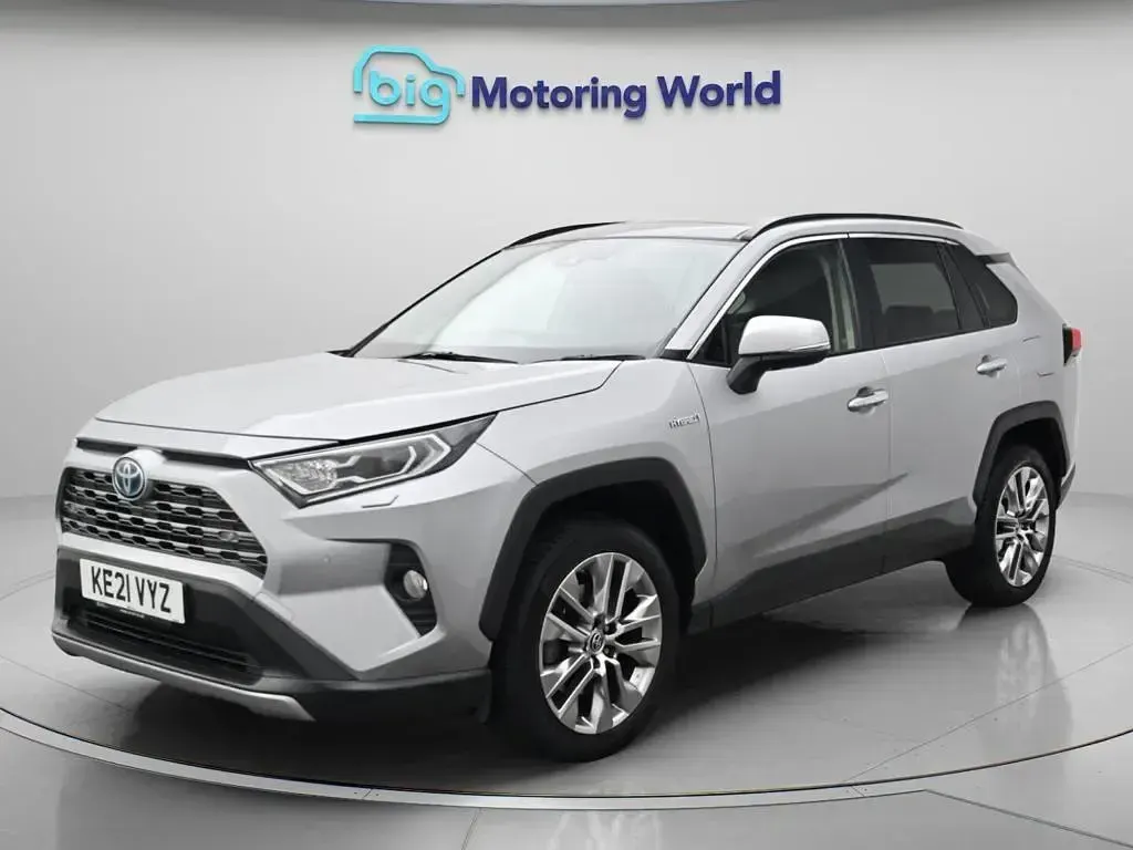 Used Toyota RAV4 Hybrid 219 HP (161 kW) 2021 Silver SUV