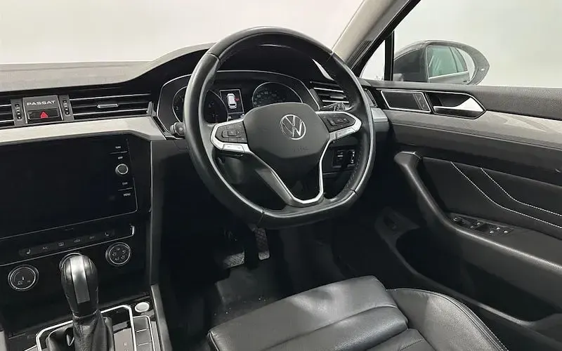Used VW Passat SEL 150 HP (110 kW) 2022 Grey Estate
