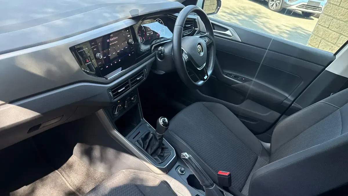 Used VW Polo SE 95 HP (69 kW) 2019 White Hatchback