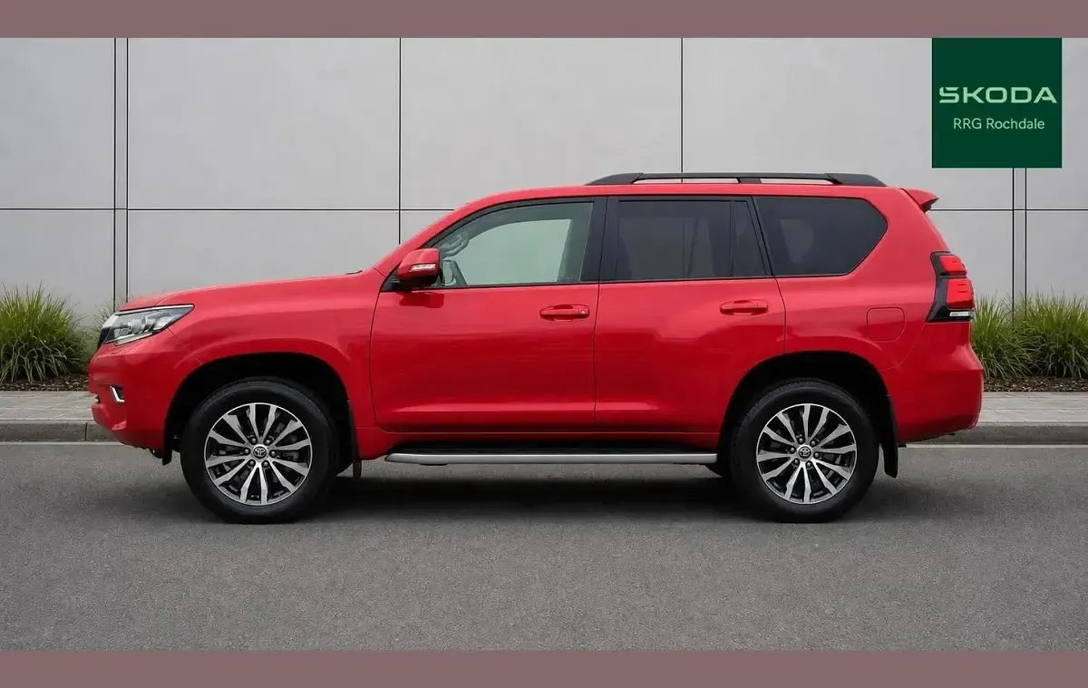 Used Toyota Land Cruiser 200 HP (147 kW) 2021 Red SUV
