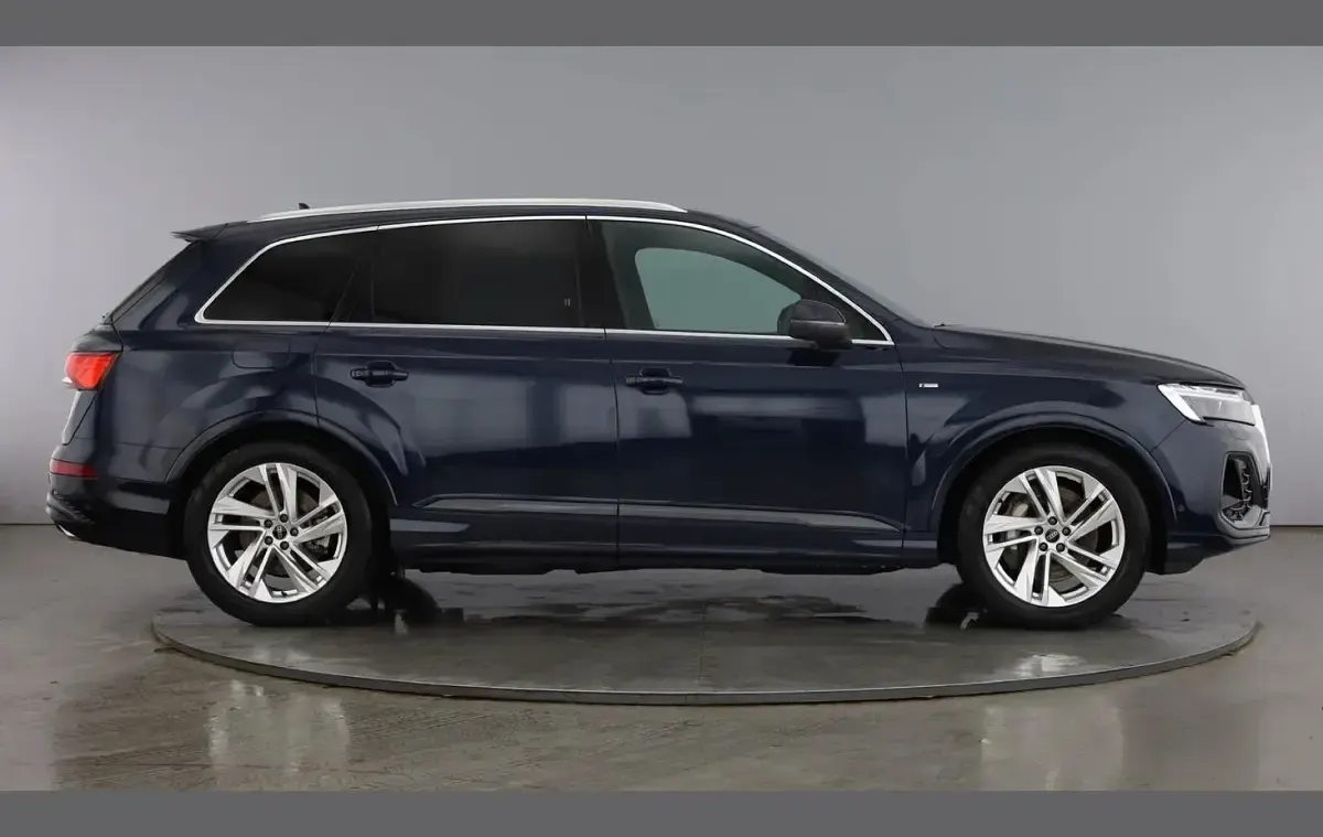 Used Audi Q7 S-Line 281 HP (206 kW) 2025 Blue SUV
