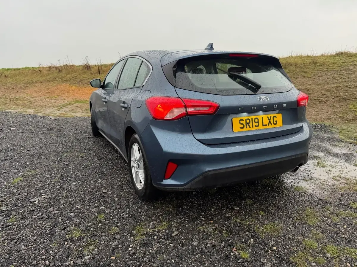 Used Ford Focus Zetec 120 HP (88 kW) 2019 Blue Hatchback