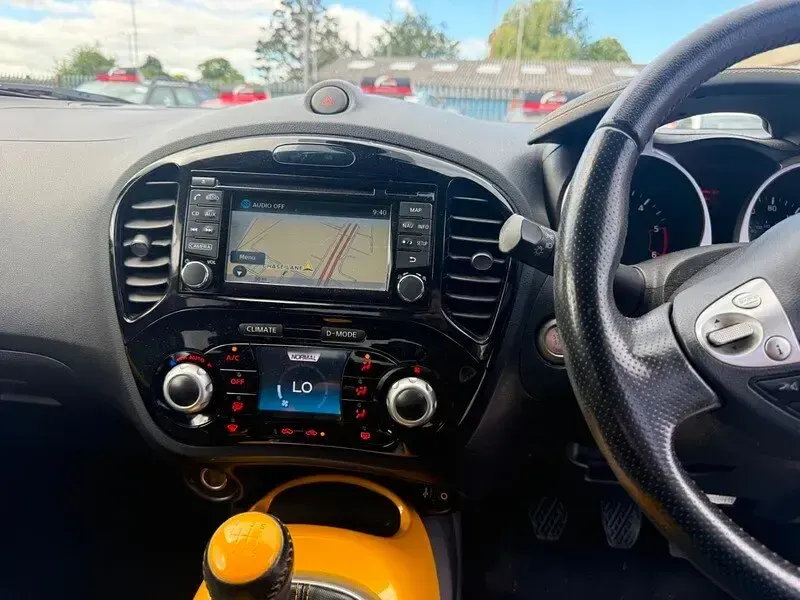 Used Nissan Juke N-Connecta 2016 Yellow SUV