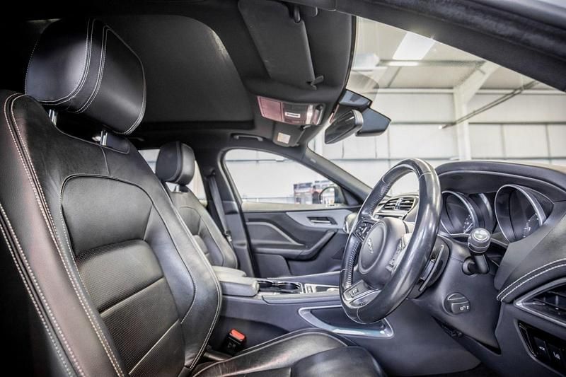 Used Jaguar F-Pace R-Sport 180 HP (132 kW) 2016 White SUV