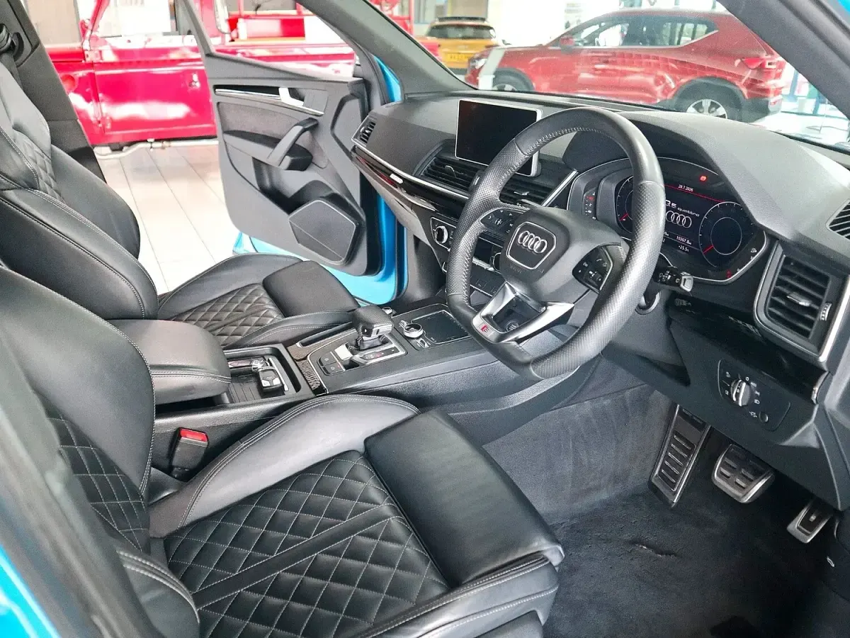 Used Audi Q5 Black Edition 190 HP (139 kW) 2019 Blue SUV