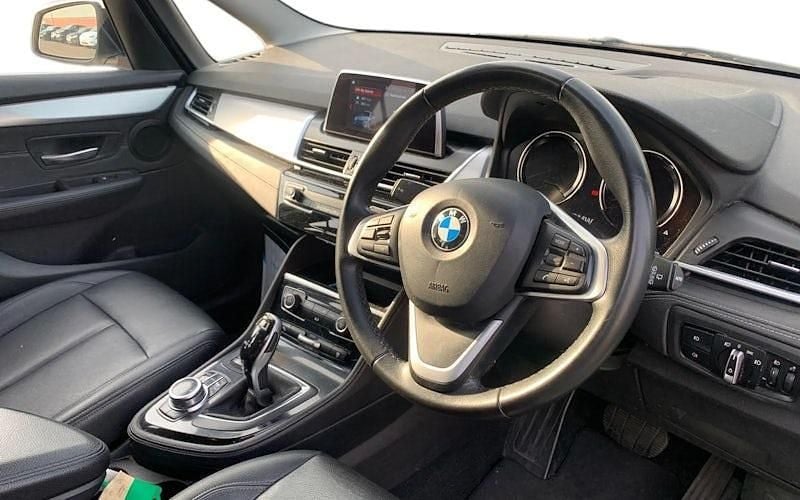 Used BMW 216 Luxury Line 116 HP (85 kW) 2021 White Estate