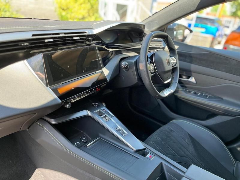 Usado Peugeot 308 GT 113 kW (154 HP) 2024 Cinzento Carrinha