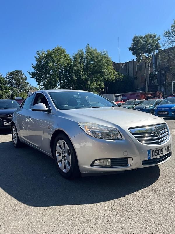 Used Vauxhall Insignia SRi 140 HP (102 kW) 2009 Silver Hatchback