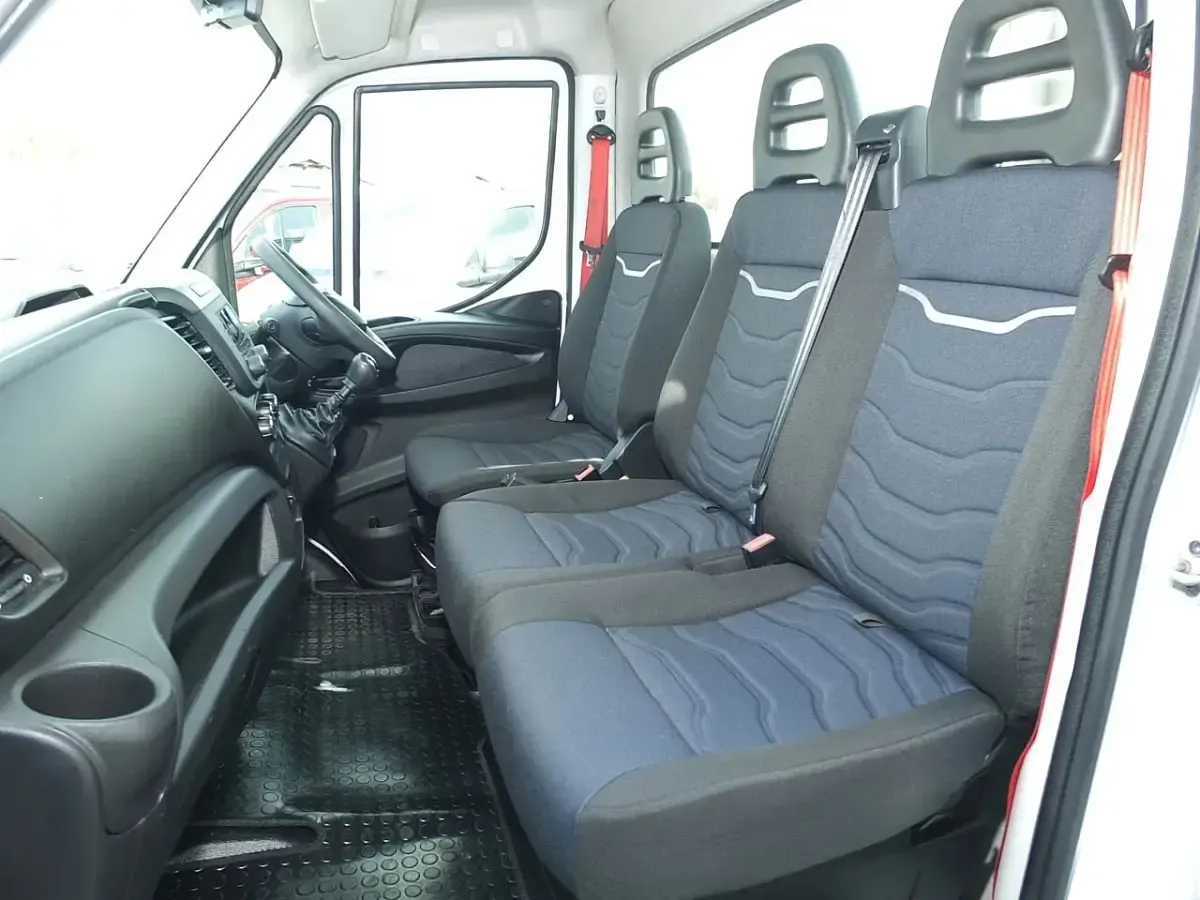 Used Iveco Daily 136 HP (100 kW) 2021 White