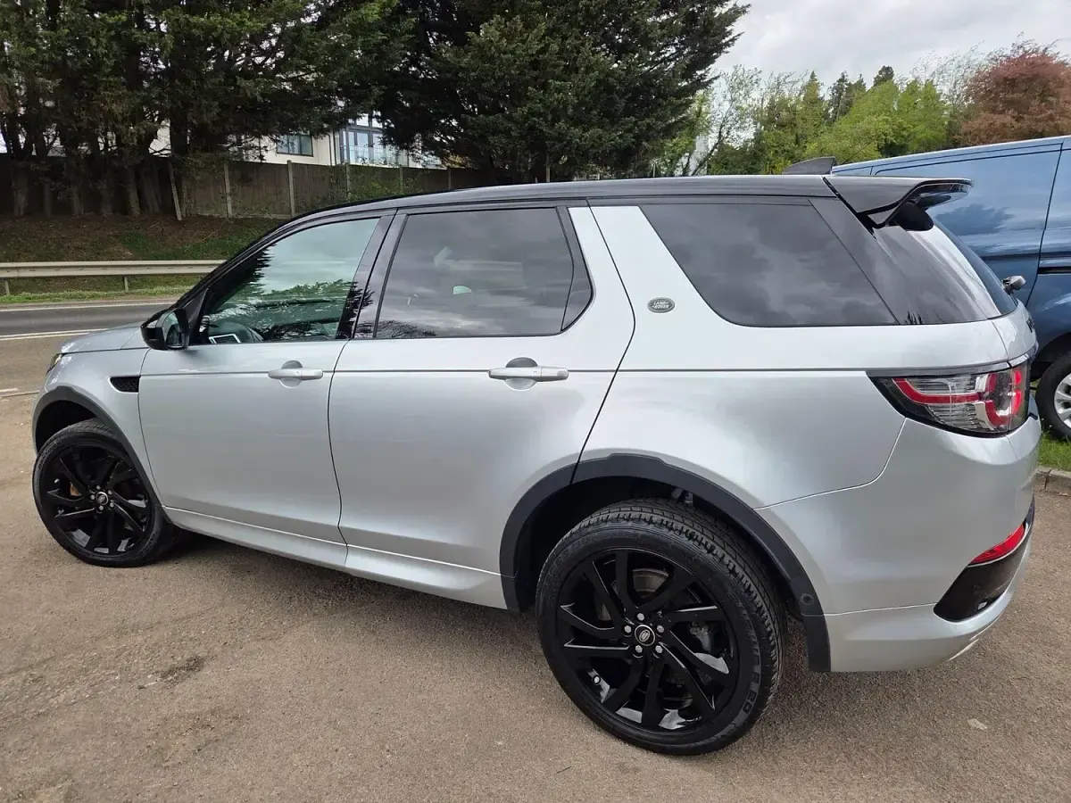 Used Land Rover Discovery Sport HSE Dynamic 240 HP (176 kW) 2018 Silver SUV