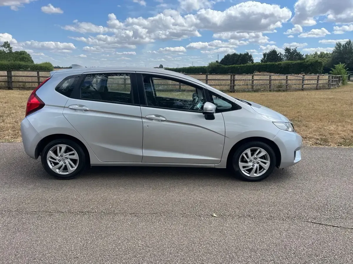 Used Honda Jazz SE 102 HP (75 kW) 2016 Silver Hatchback