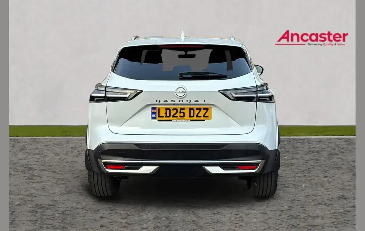 Used Nissan Qashqai N-Connecta 138 HP (101 kW) 2025 White SUV