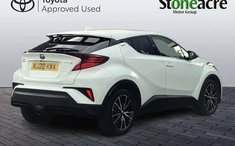 Used Toyota C-HR 122 HP (89 kW) 2018 White SUV