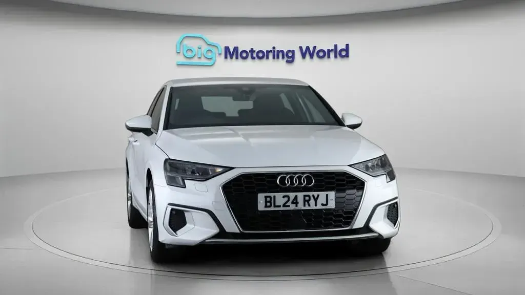 Used Audi A3 Sportback Sport 204 HP (150 kW) 2024 White Hatchback