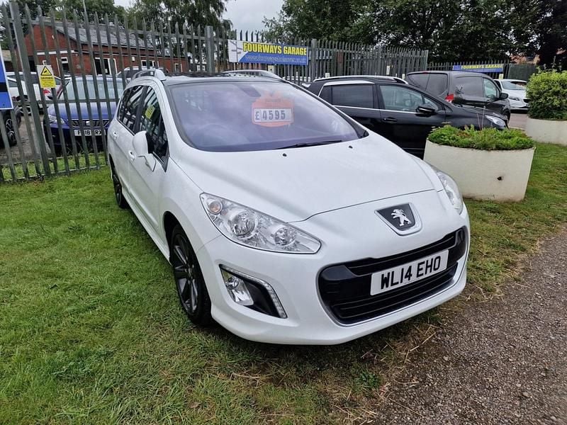 Used Peugeot 308 Active 115 HP (84 kW) 2014 White Estate