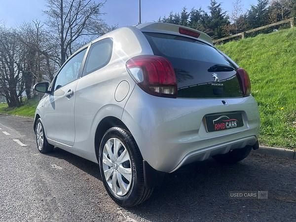 Used Peugeot 108 Active 68 HP (50 kW) 2015 Silver Hatchback