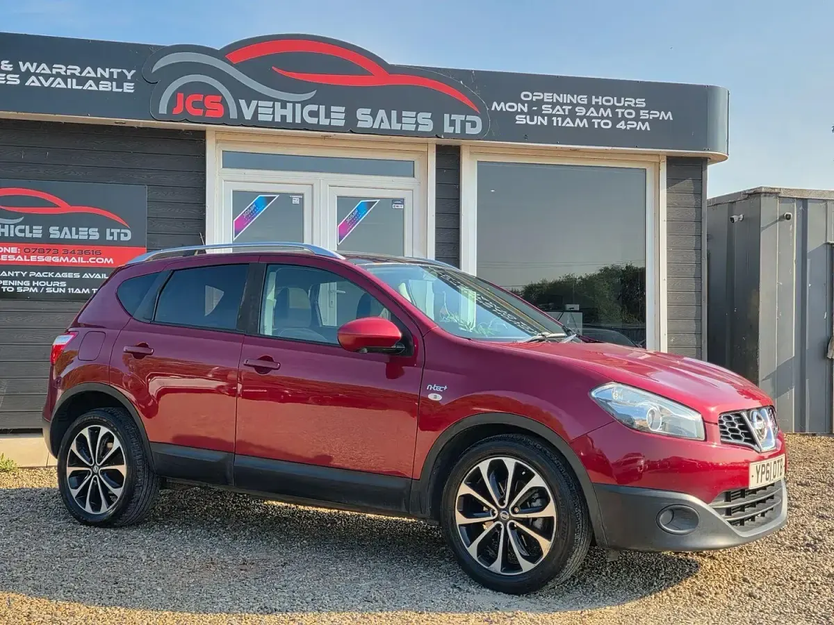 Used Nissan Qashqai N-TEC 110 HP (80 kW) 2012 Red SUV