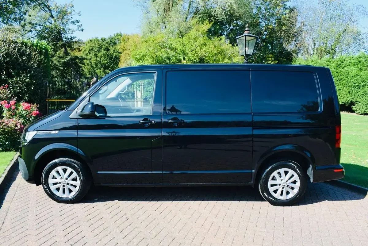 Used VW Transporter Highline 148 HP (108 kW) 2023 Black Van