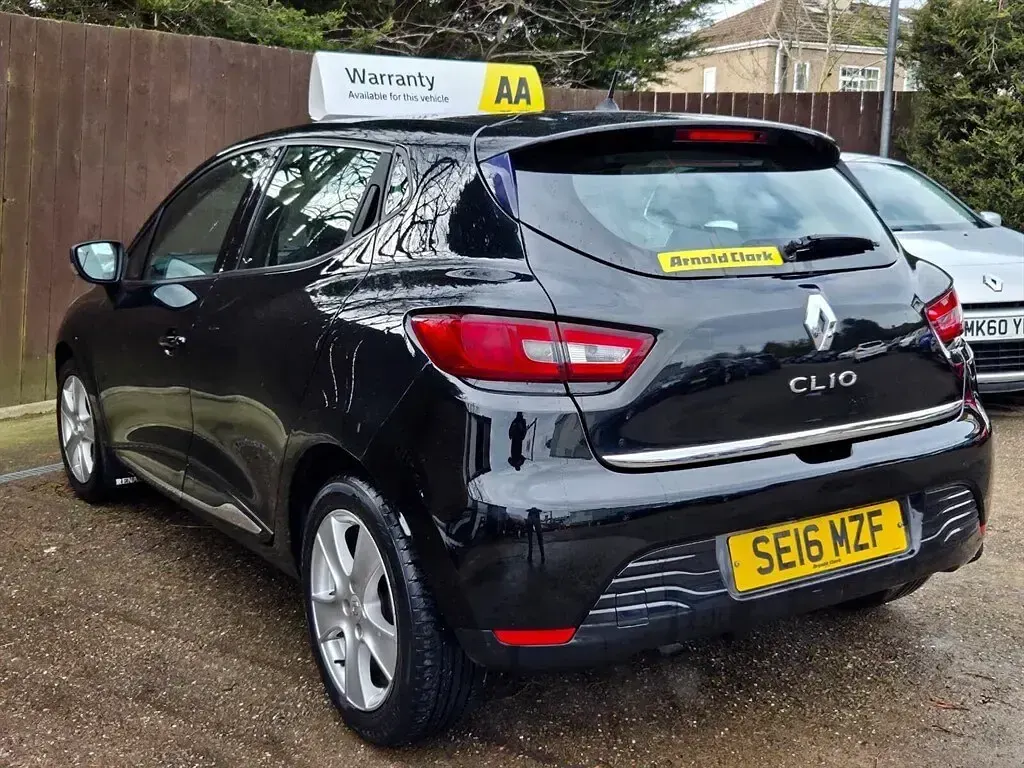 Used Renault Clio Dynamique 75 HP (55 kW) 2016 Black Hatchback