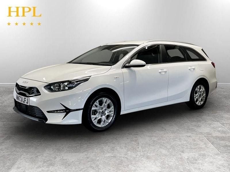 Used Kia Ceed 2023 White Hatchback