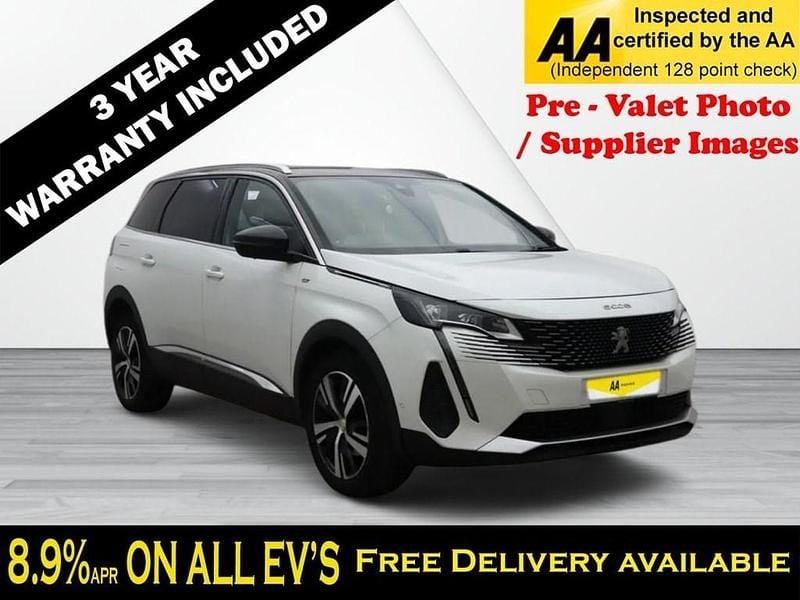 White Used 2022 Peugeot 5008 GT SUV | £20,995 (Fair price) - Image 1/3