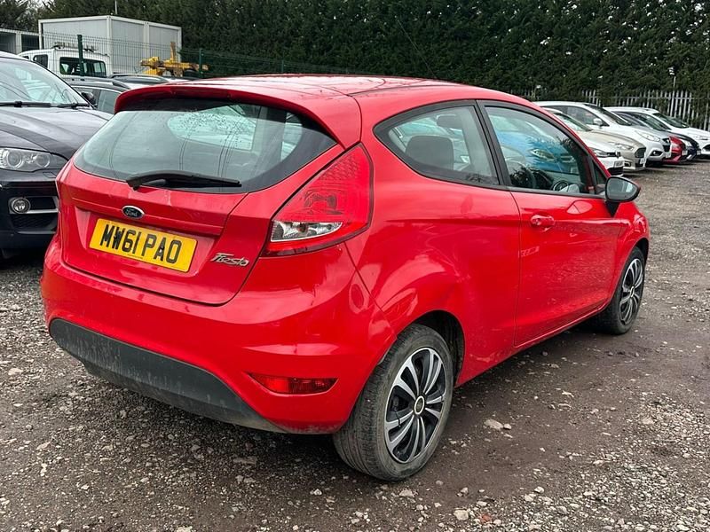 Used Ford Fiesta 82 HP (60 kW) 2012 Red Hatchback
