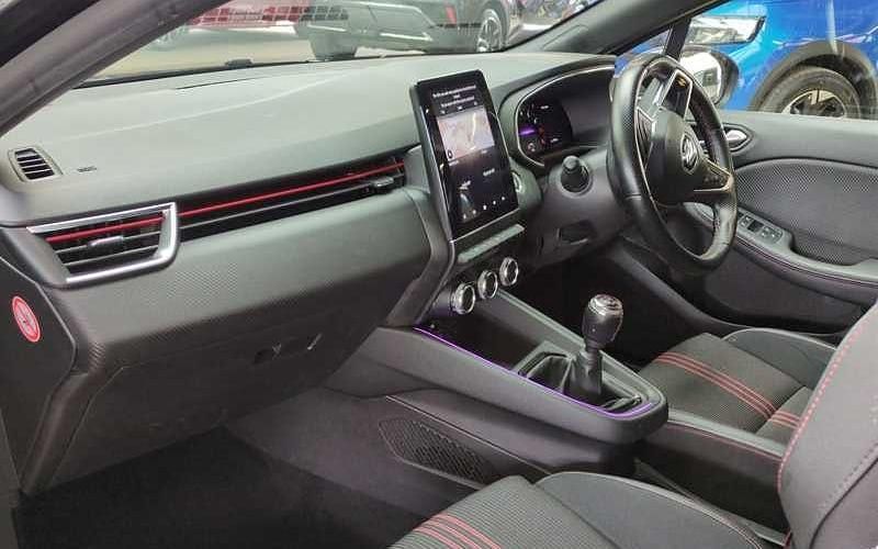 Used Renault Clio V RS Line 90 HP (66 kW) 2022 Black Hatchback