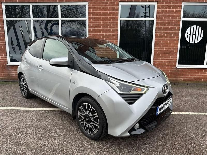 Used Toyota Aygo X-clusiv 2019 Silver Hatchback
