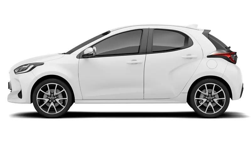 Used 2025 Toyota Yaris Hybrid Design Hatchback | £14,999 (Super price) - Image 1/1