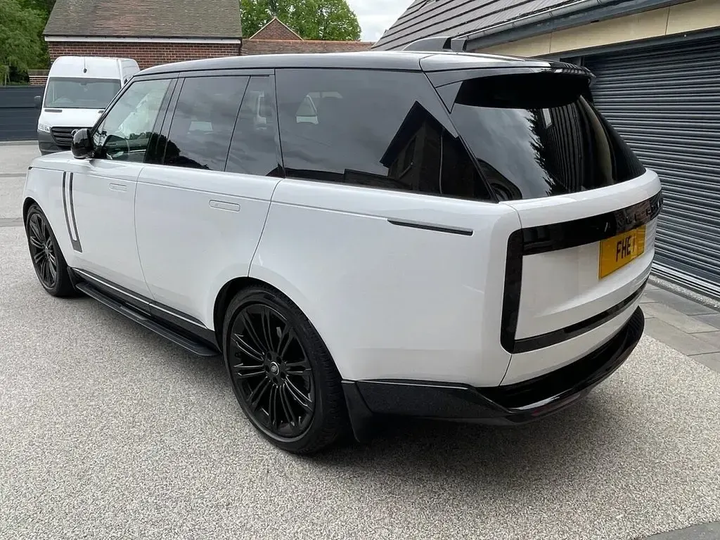 Usado Land Rover Range Rover SE 300 CV (220 kW) 2024 Blanco SUV