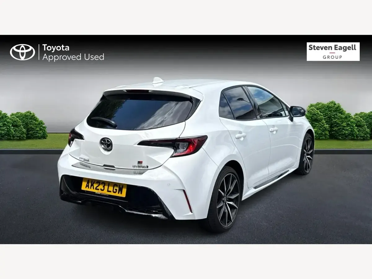 Used Toyota Corolla Sport 196 HP (144 kW) 2023 White Hatchback