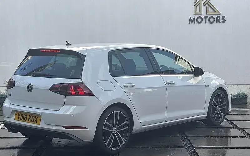 Used VW Golf VII GTD 184 HP (135 kW) 2018 White Hatchback