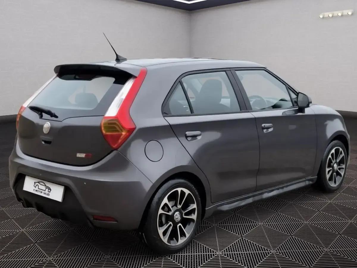 Usado MG MG3 106 HP (77 kW) 2016 Cinzento Citadino