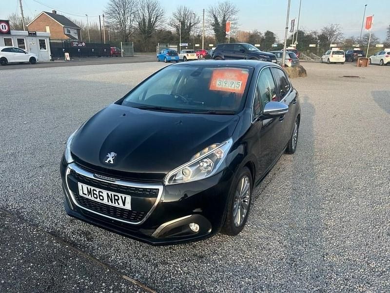 Used Peugeot 208 Allure 75 HP (55 kW) 2016 Black Hatchback