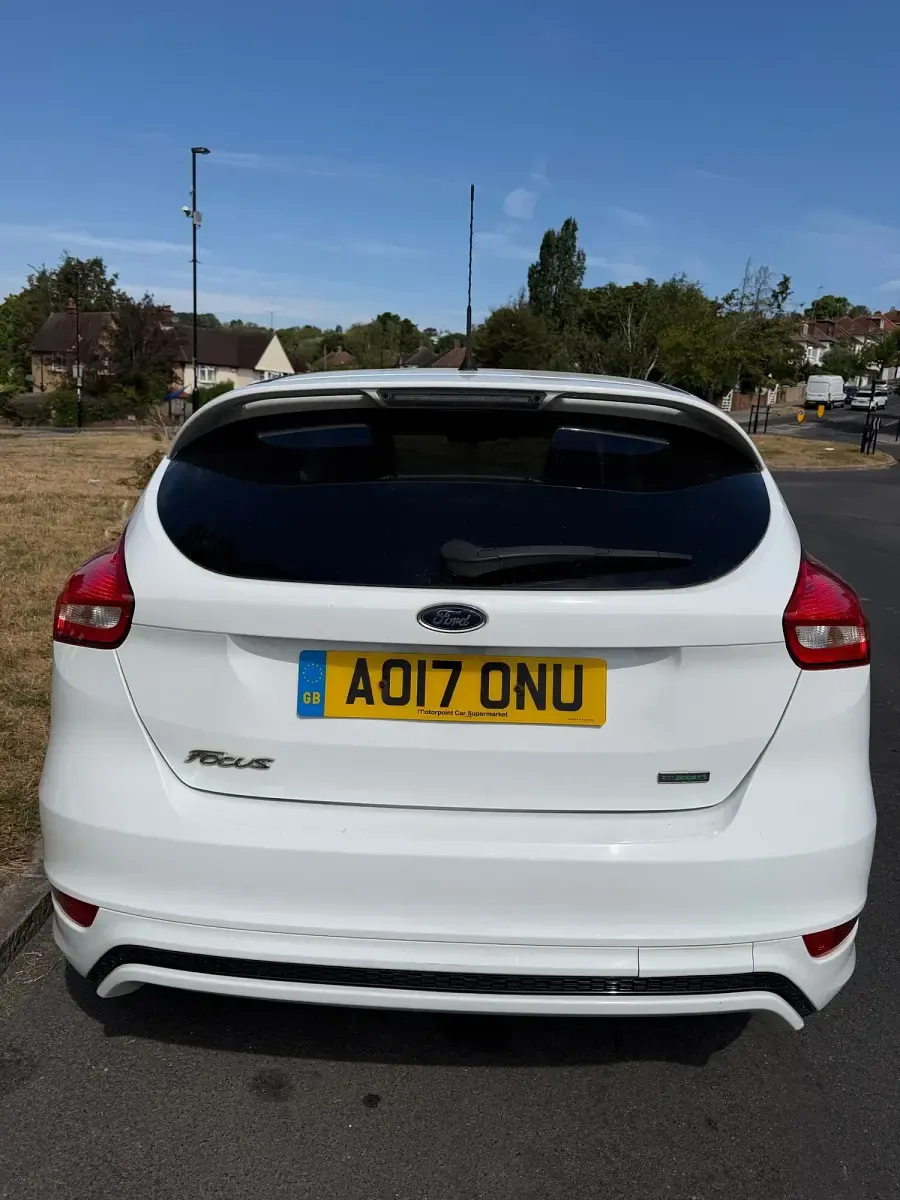 Used Ford Focus ST-Line 2017 White Hatchback