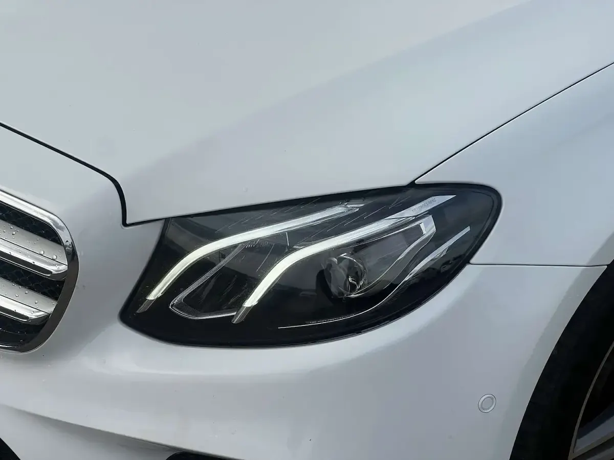 Used Mercedes E300 AMG line 2019 White Sedan