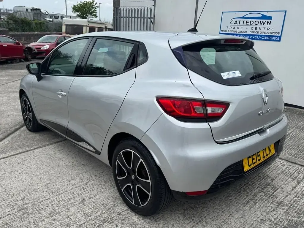 Gebraucht Renault Clio IV Dynamique 90 PS (66 kW) 2015 Silber Kleinwagen