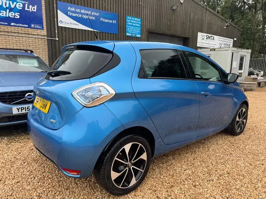 Used Renault Zoe Dynamique 39 kW (54 HP) 2017 Hatchback