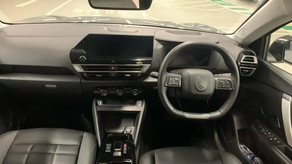 Begagnad Citroën e-C4 113 kW (154 HK) 2025 Grå Halvkombi