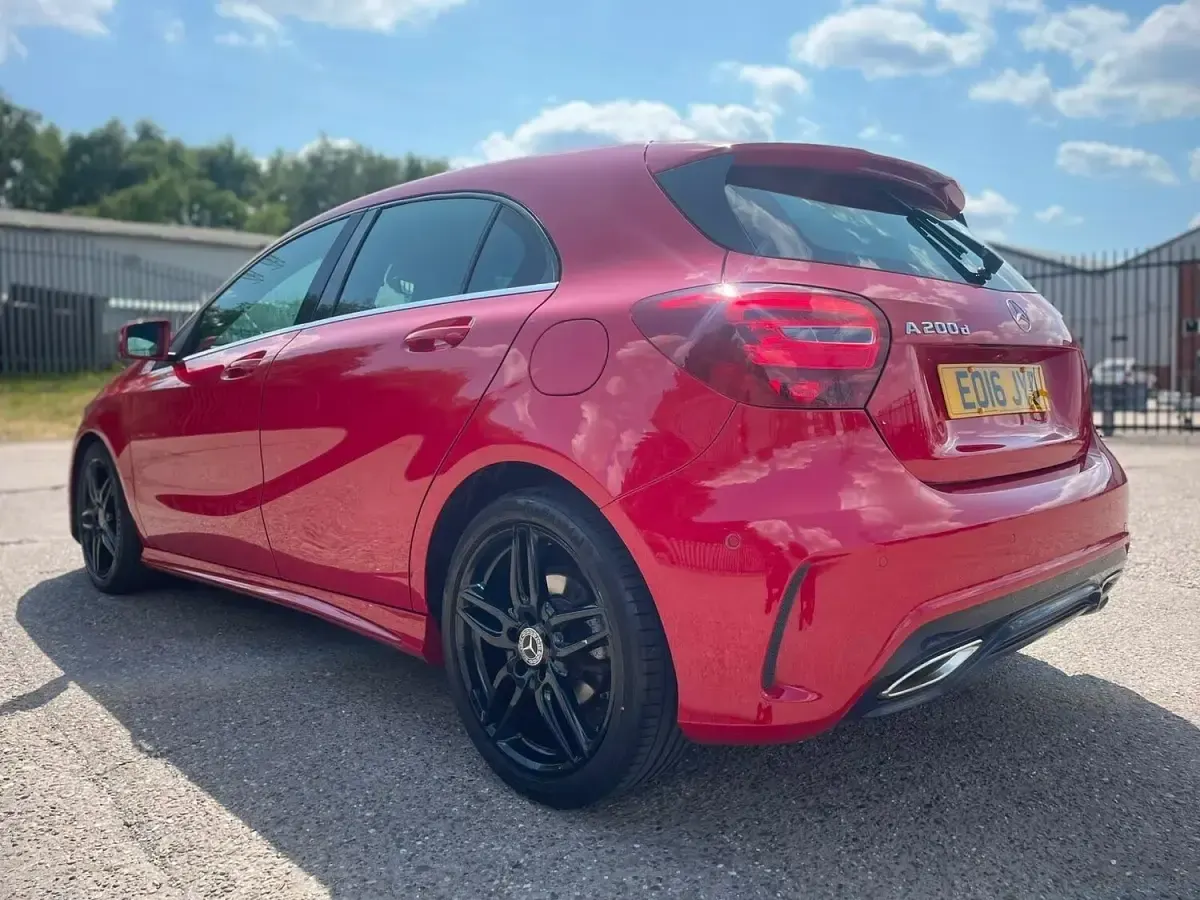 Used Mercedes A200 Executive 134 HP (98 kW) 2016 Red Hatchback
