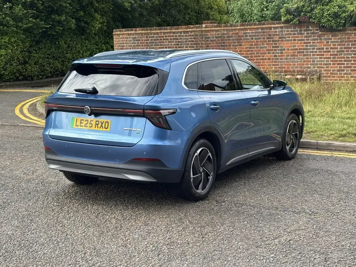 Used MG MGS5 EV Trophy 167 kW (228 HP) 2025 Blue SUV