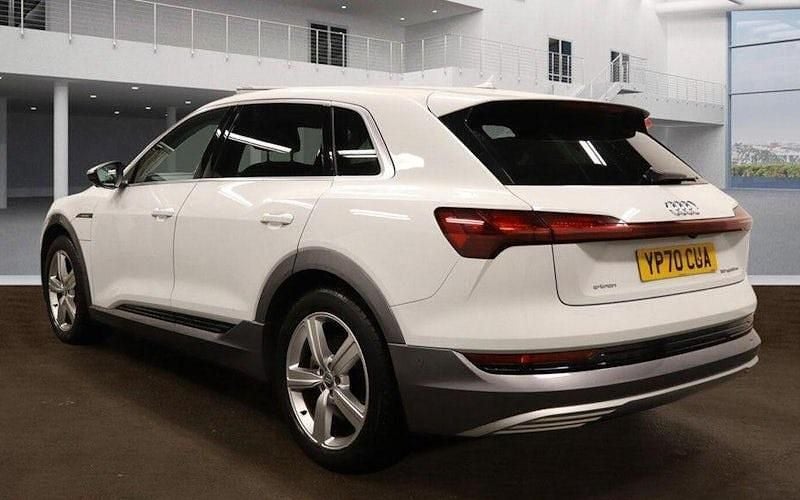 Used Audi e-tron Design 230 kW (313 HP) 2022 SUV