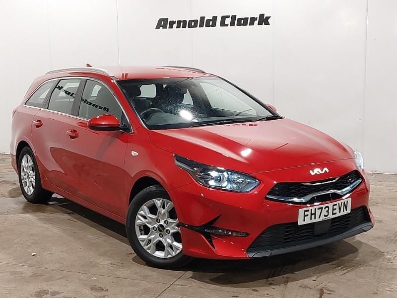 Red Used 2024 Kia Ceed Hatchback | £14,998 (Good price) - Image 1/4