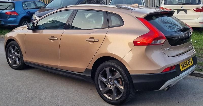 Begagnad Volvo V40 2014 Brun Halvkombi
