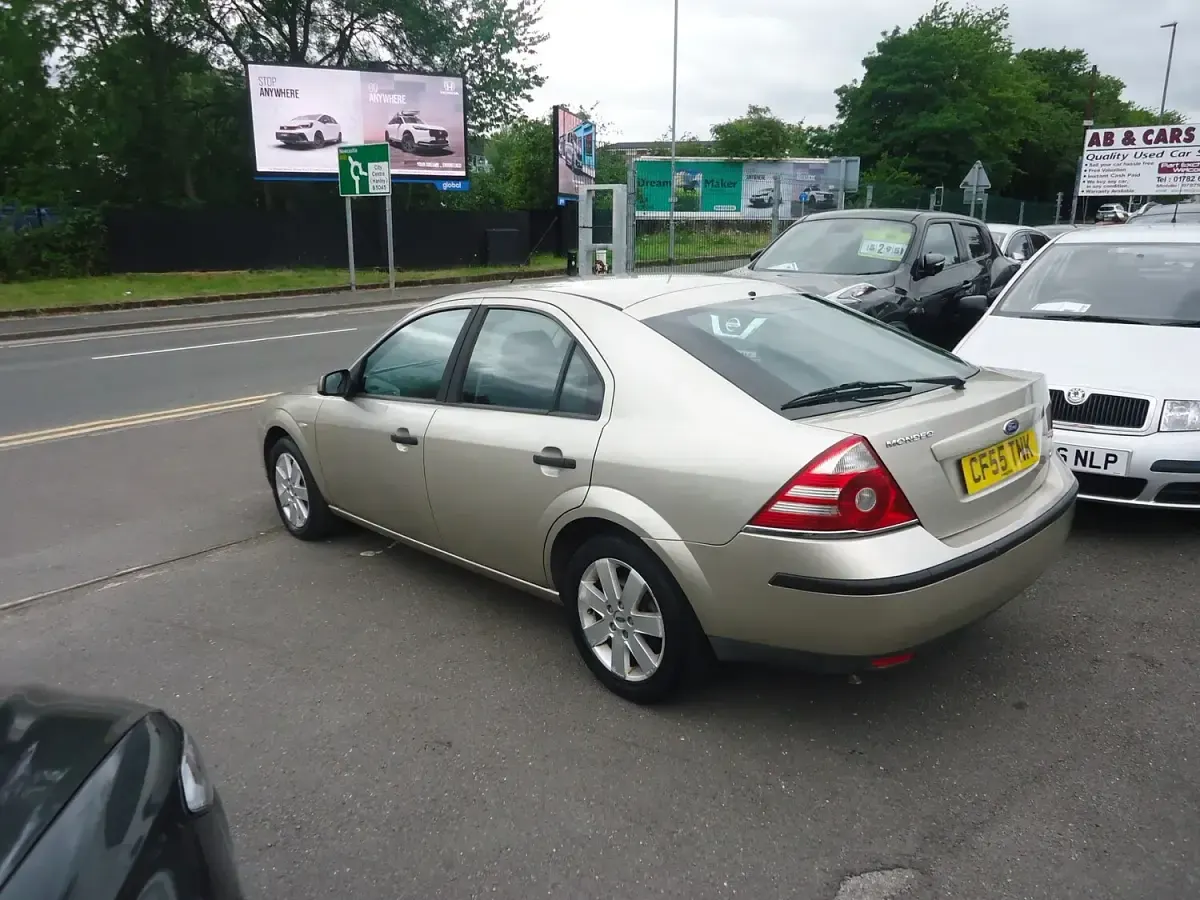 Used Ford Mondeo 123 HP (90 kW) 2005 Grey Hatchback