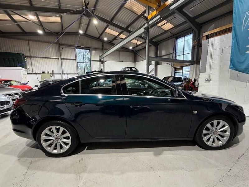 Used Vauxhall Insignia Elite 136 HP (100 kW) 2016 Green Hatchback