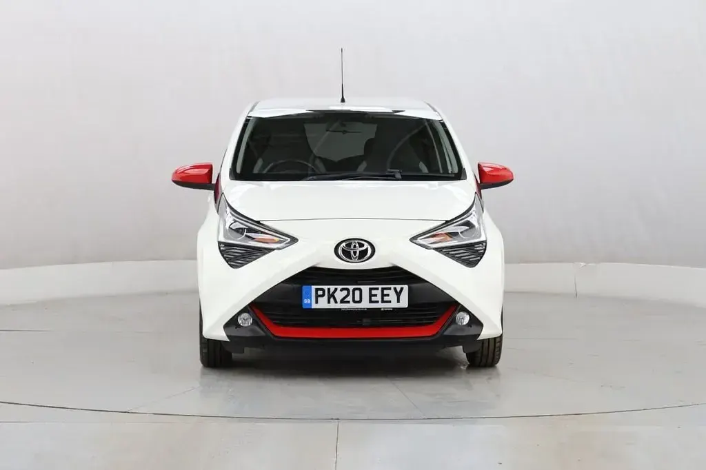 Used Toyota Aygo Trend 72 HP (52 kW) 2020 White Hatchback