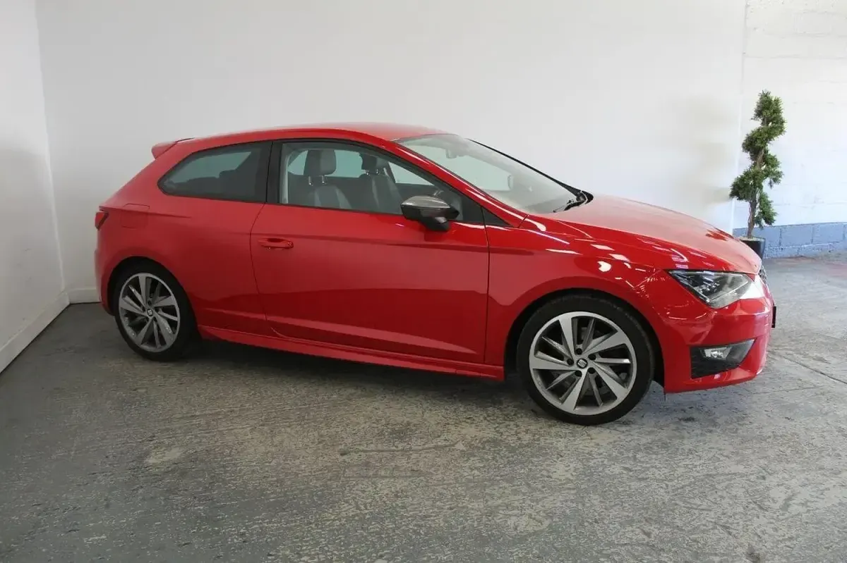 Used Seat Leon FR 150 HP (110 kW) 2017 Red Coupe