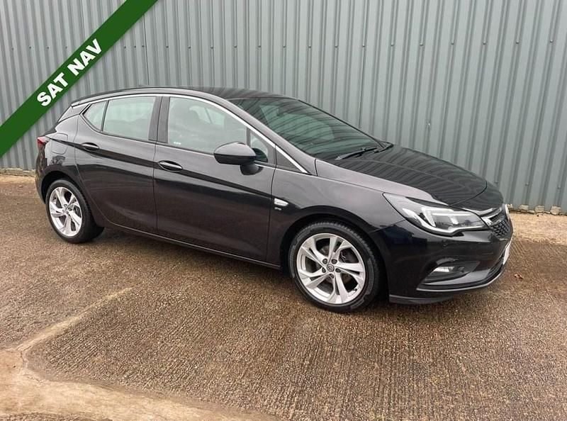 Used Vauxhall Astra SRi 150 HP (110 kW) 2015 Black Hatchback