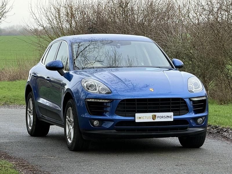 Used Porsche Macan 258 HP (189 kW) 2016 Blue SUV